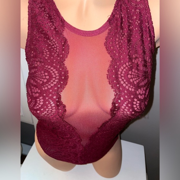 Lace & Mesh Bodysuit Small - Picture 4 of 5